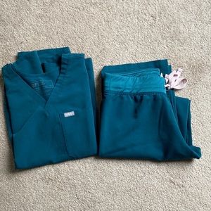 Figs Caribbean blue scrub set